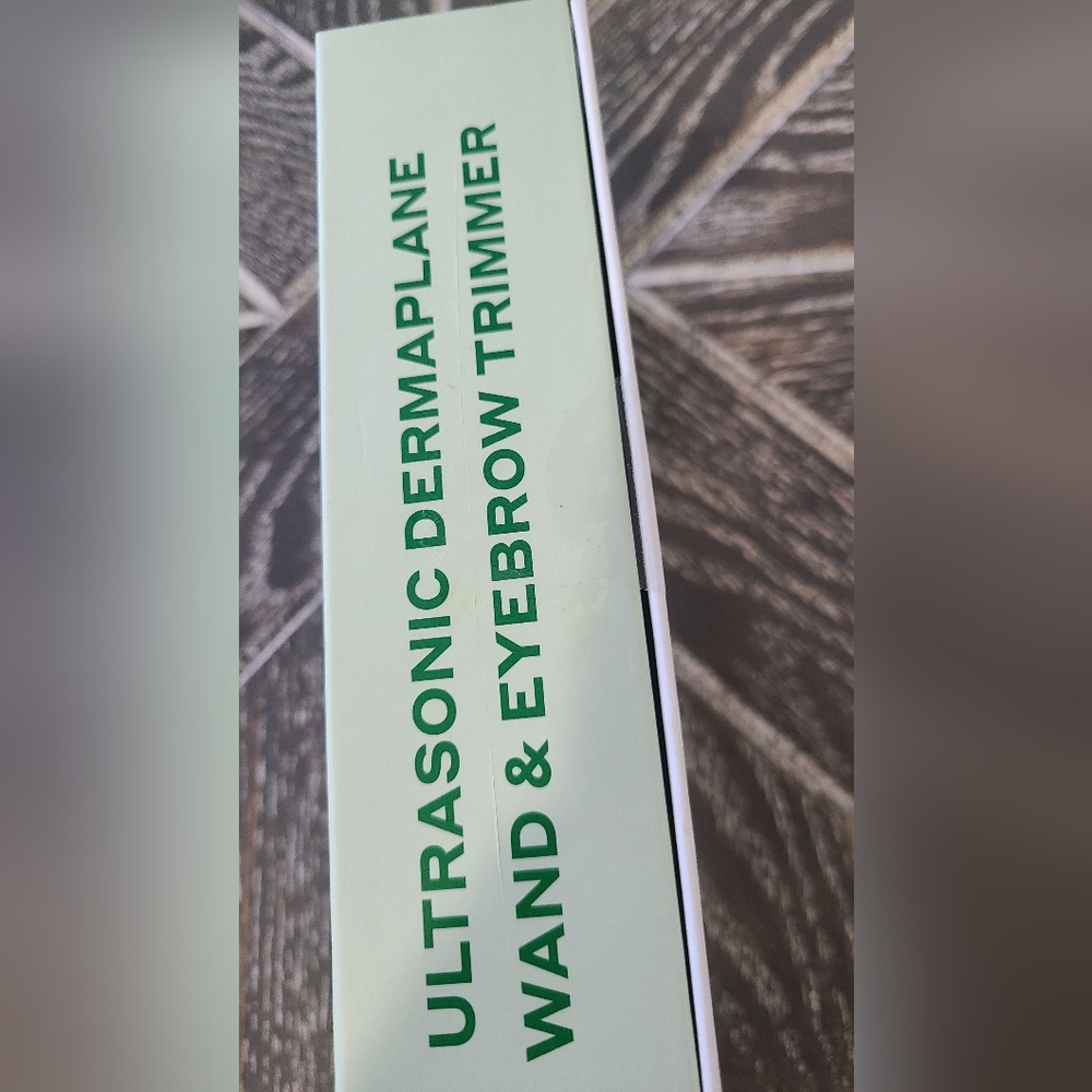 NWT Mario Badescu Ultrasonic Dermaplane Wand & Eyebrow Trimmer - Picture 5 of 9